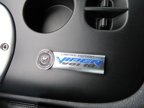 Used 2009 Dodge Viper SRT-10 image 6
