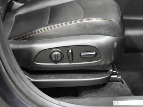 Used 2019 Chevrolet Equinox Premier FWD image 28