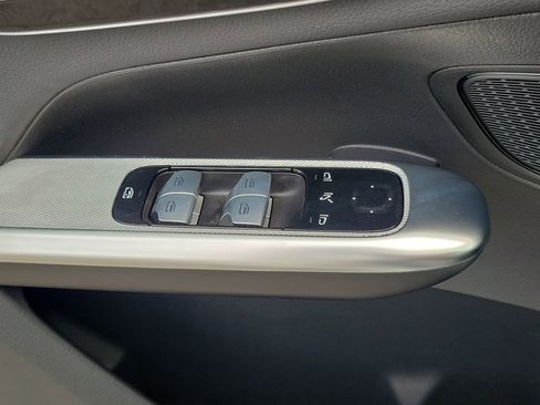 Certified 2024 Mercedes-Benz GLC 300 image 25