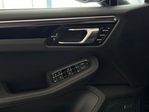 Certified 2026 Porsche Macan AWD/4WD image 14
