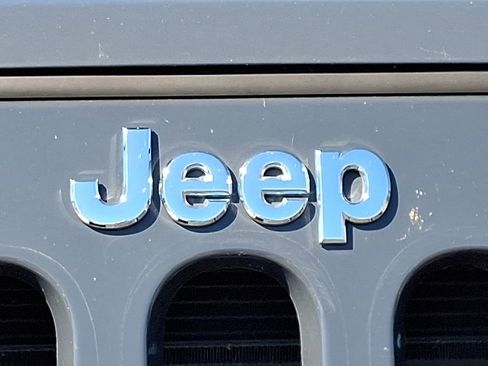 Used 2016 Jeep Wrangler Unlimited Rubicon image 32