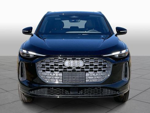 Certified 2025 Audi Q5 Premium w/ Convenience Package image 4