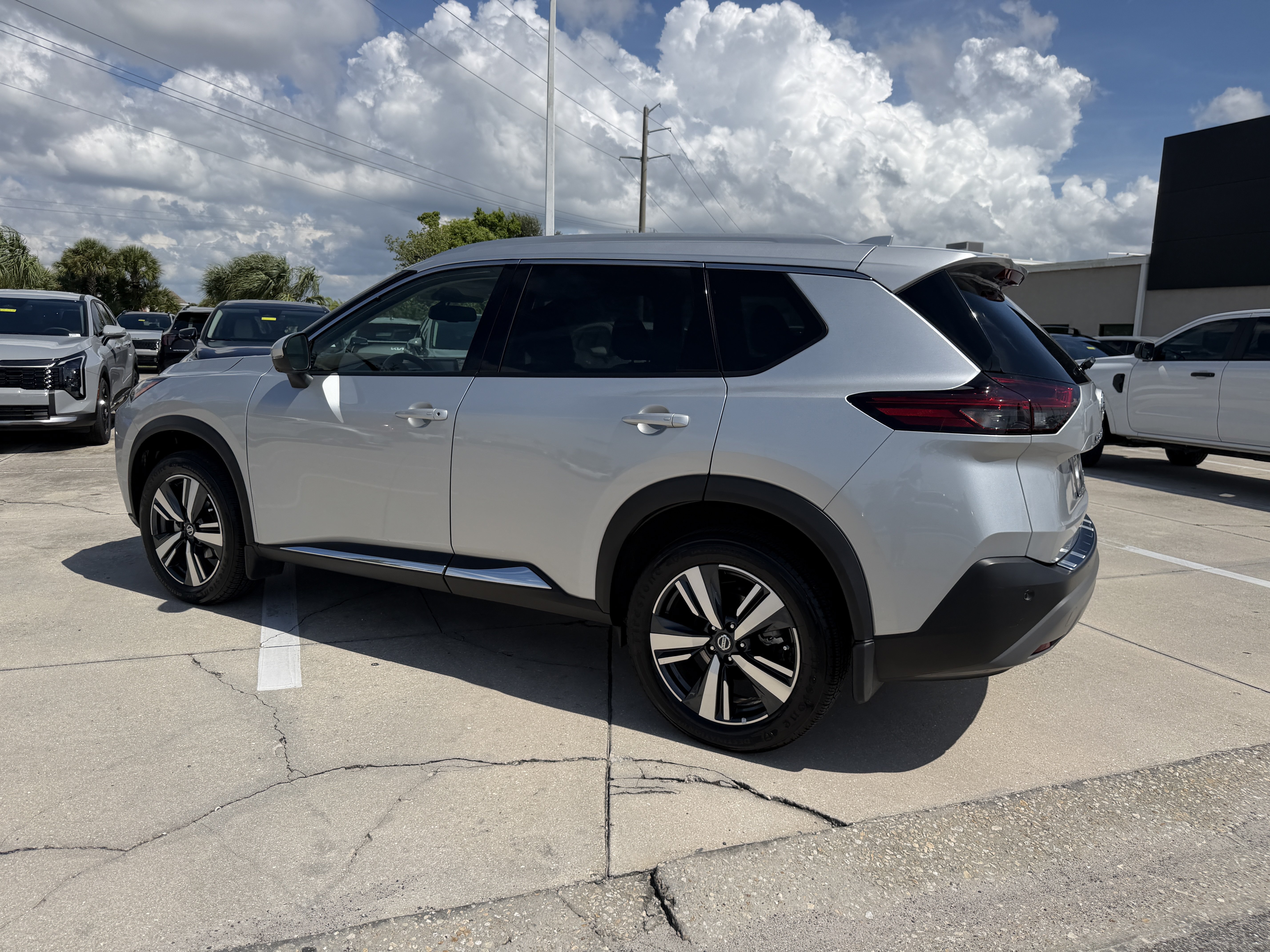 Used 2021 Nissan Rogue SL FWD image 6