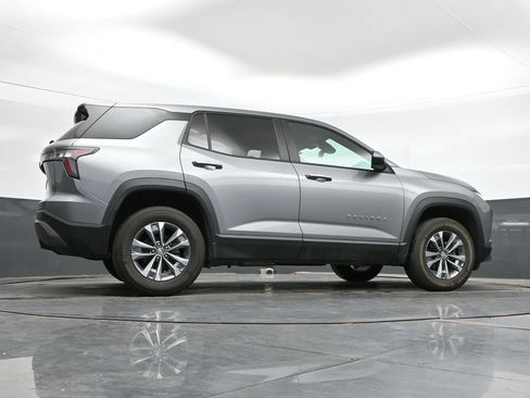 Used 2025 Chevrolet Equinox LT FWD image 37