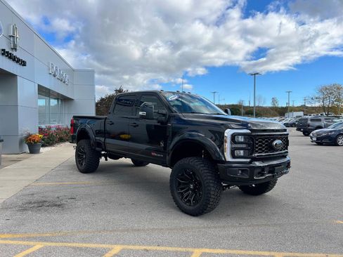 New 2026 Ford F250 Lariat w/ Black Appearance Package image 4