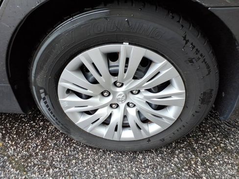 Used 2014 Toyota Camry FWD image 10