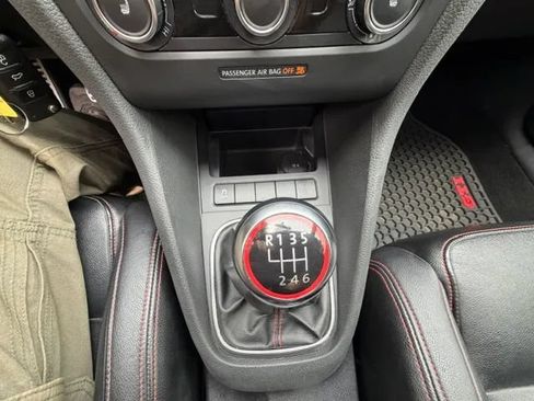 Used 2011 Volkswagen Golf 4-Door FWD image 19