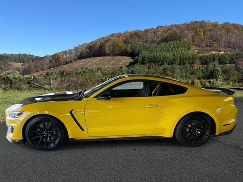 Used 2017 Ford Mustang Shelby GT350 image 4