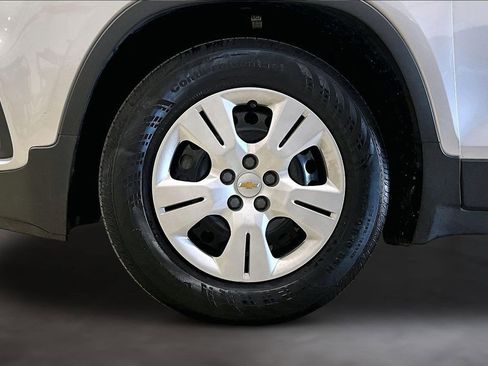 Used 2018 Chevrolet Trax LS FWD image 8