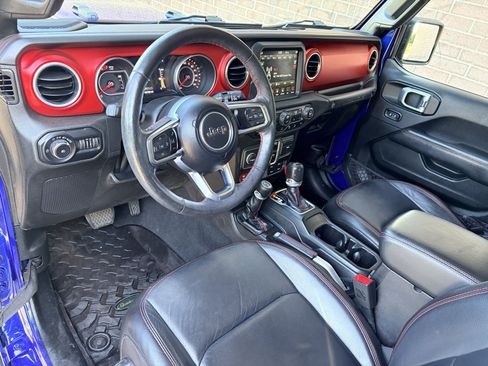 Used 2018 Jeep Wrangler Unlimited Rubicon w/ Dual Top Group AWD/4WD image 31
