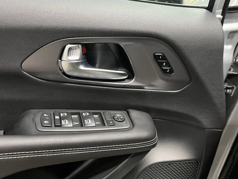 New 2026 Chrysler Pacifica Select AWD/4WD image 16