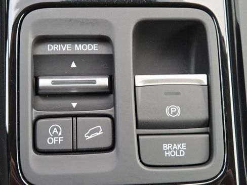 Used 2025 Honda Pilot EX-L image 10