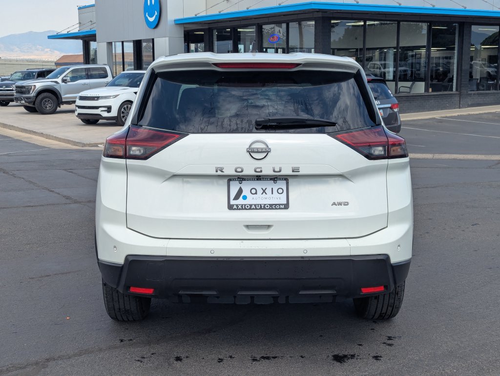 Used 2024 Nissan Rogue S AWD/4WD image 6