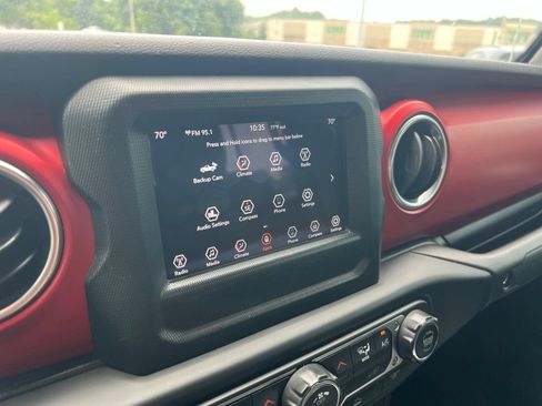Used 2020 Jeep Gladiator Rubicon AWD/4WD image 17