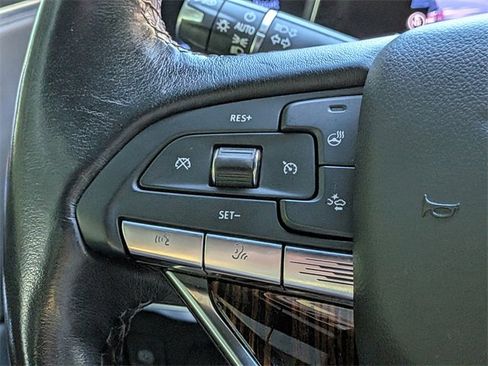 Used 2022 Cadillac Escalade Premium Luxury image 26