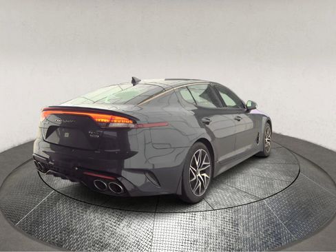 Used 2022 Kia Stinger GT-Line w/ Sun & Sound Package AWD/4WD image 2