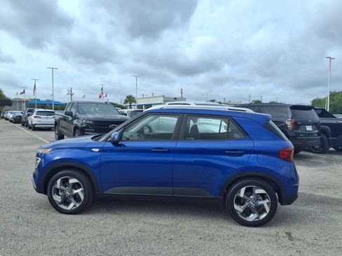 Used 2024 Hyundai Venue Limited FWD image 24