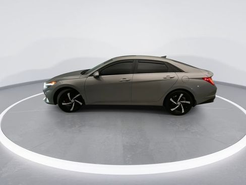 Used 2023 Hyundai Elantra Limited w/ Winter Weather Package FWD image 3