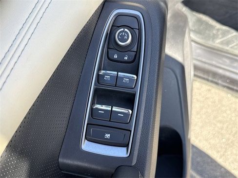 Used 2022 Subaru Ascent Limited image 27