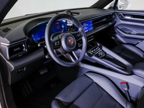 Certified 2026 Porsche Macan Electric RWD image 4