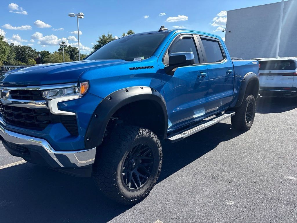 Used 2022 Chevrolet Silverado 1500 LT w/ All Star Edition Plus AWD/4WD image 8