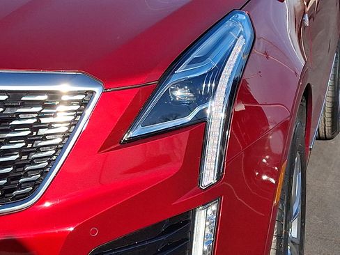 Certified 2023 Cadillac XT5 Premium Luxury image 9