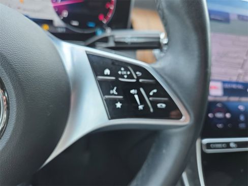 Used 2023 Mercedes-Benz GLC 300 4MATIC image 21