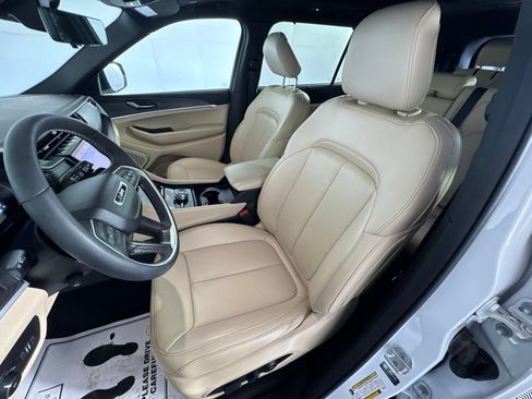 Certified 2025 Jeep Grand Cherokee L Limited w/ Luxury Tech Group II AWD/4WD image 32