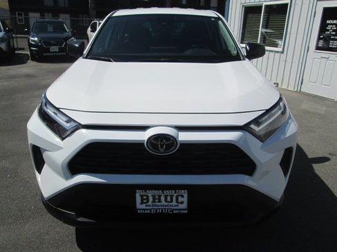 Used 2023 Toyota RAV4 LE AWD/4WD image 2