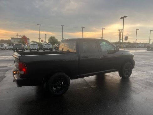Used 2014 RAM 1500 Express w/ Black Ram 1500 Express Group AWD/4WD image 3