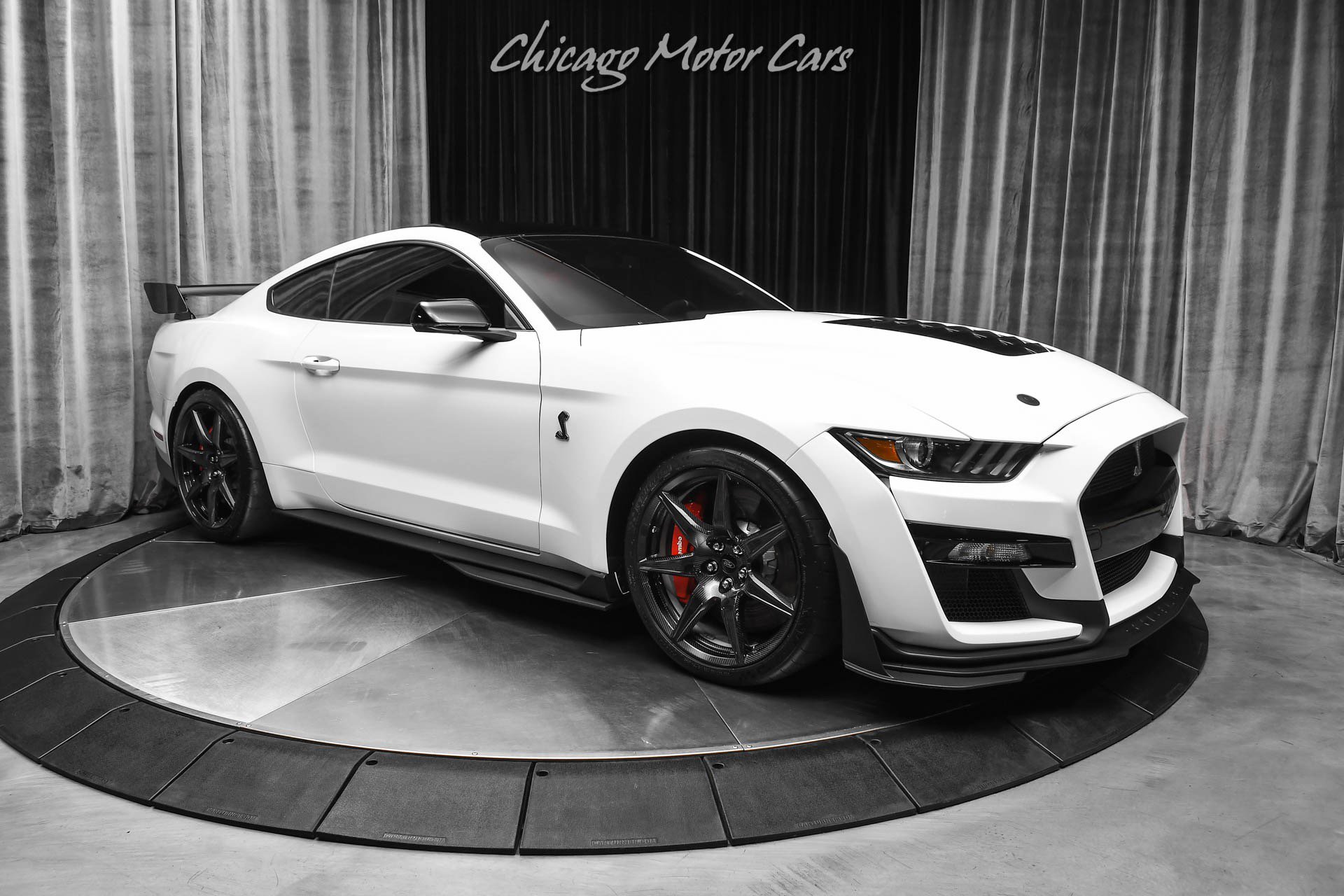 Used 2022 Ford Mustang Shelby GT500 w/ Carbon Fiber Track Pack RWD image 3
