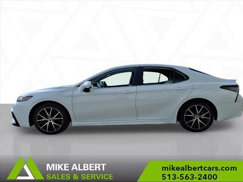 Used 2023 Toyota Camry SE image 4