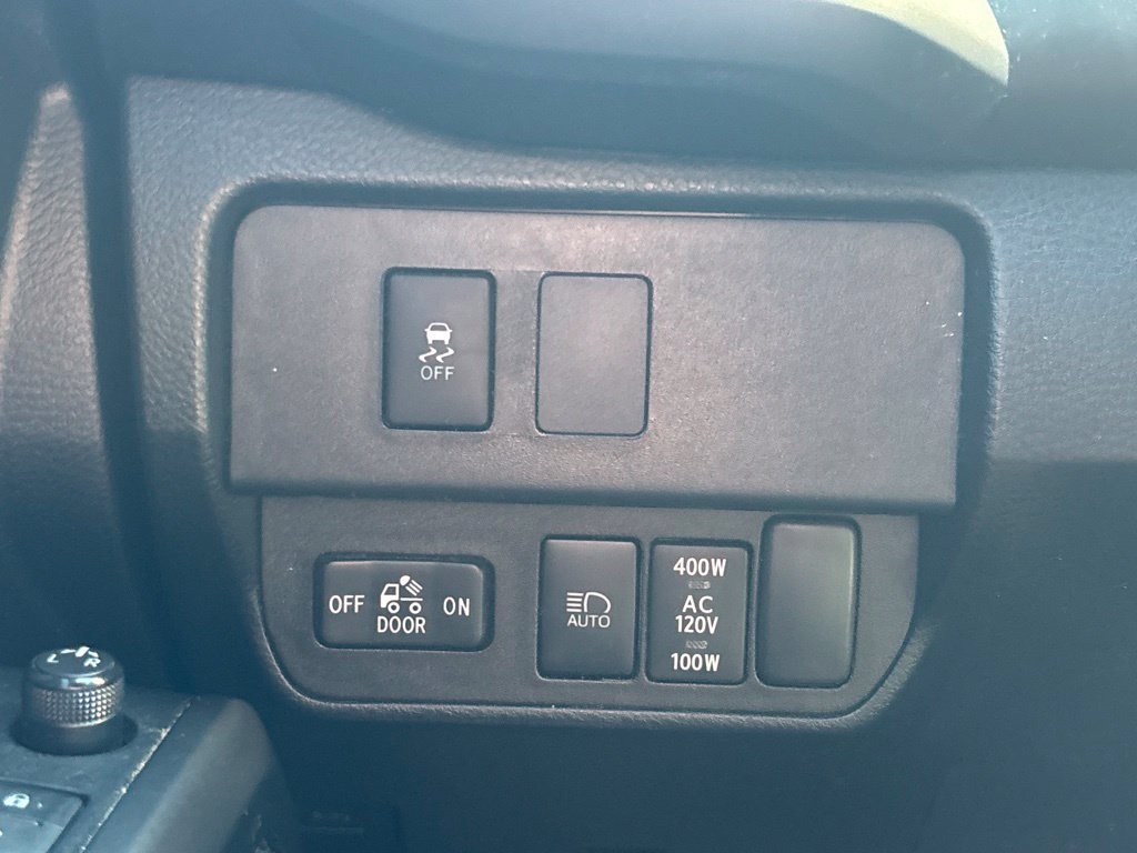 Used 2020 Toyota Tacoma TRD Off-Road AWD/4WD image 22