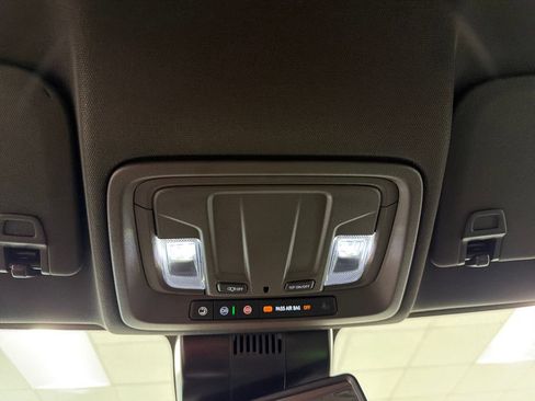 Used 2025 Chevrolet Silverado 1500 LTZ AWD/4WD image 16
