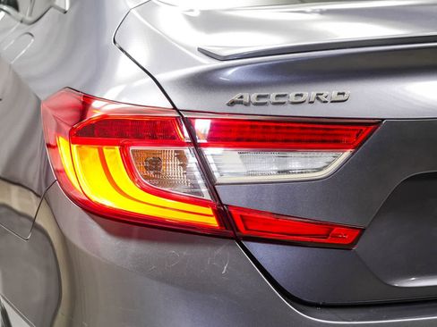 Used 2020 Honda Accord Sport image 9
