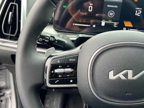 Used 2025 Kia Sorento EX w/ EX Panoramic Sunroof Package AWD/4WD image 22