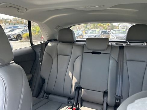 Used 2022 Audi Q8 Premium image 15