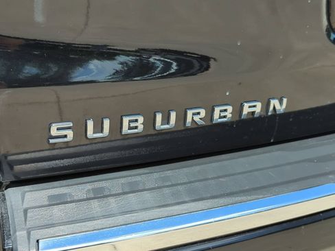 Used 2017 Chevrolet Suburban Premier RWD image 5