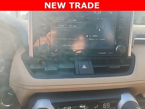 Used 2020 Toyota RAV4 XLE image 5