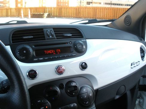 Used 2015 FIAT 500 Sport w/ Comfort/Convenience Group FWD image 37