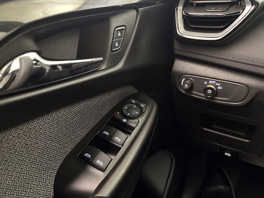Used 2024 Chevrolet TrailBlazer LS w/ LS Convenience Package FWD image 19
