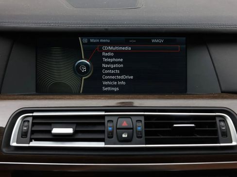 Used 2011 BMW 740i image 33