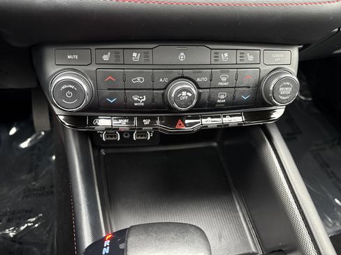 Certified 2024 Dodge Durango GT image 32