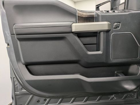 Used 2022 Ford F250 Lariat w/ Chrome Package image 8