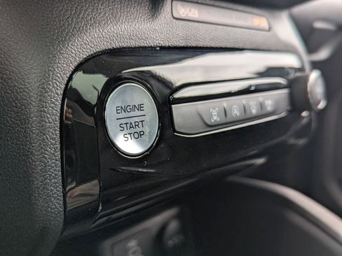 Used 2025 Ford Escape Active AWD/4WD image 15
