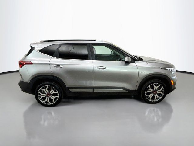 Used 2021 Kia Seltos SX w/ SX Sunroof Package AWD/4WD image 8