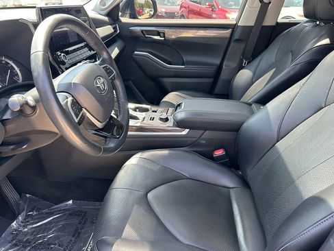 Used 2022 Toyota Highlander Limited AWD/4WD image 11
