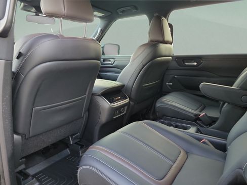 Used 2026 Nissan Armada SL w/ Captain's Chari Seat Package RWD image 6