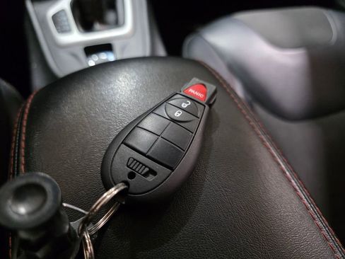 Used 2017 Jeep Cherokee Trailhawk image 20