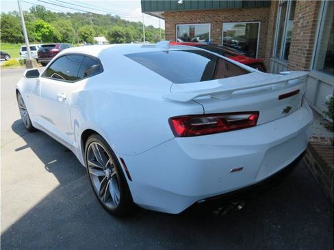 Used 2017 Chevrolet Camaro SS RWD image 2